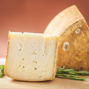 Deichk&auml;se alt, kr&auml;ftig